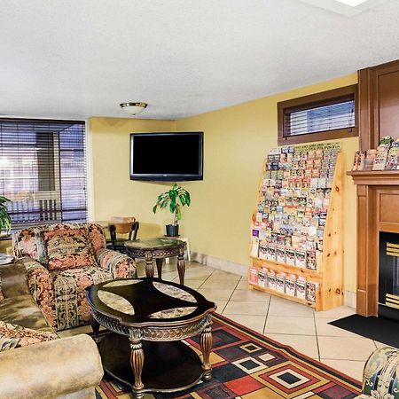 Days Inn & Suites By Wyndham Downtown Gatlinburg Parkway Экстерьер фото