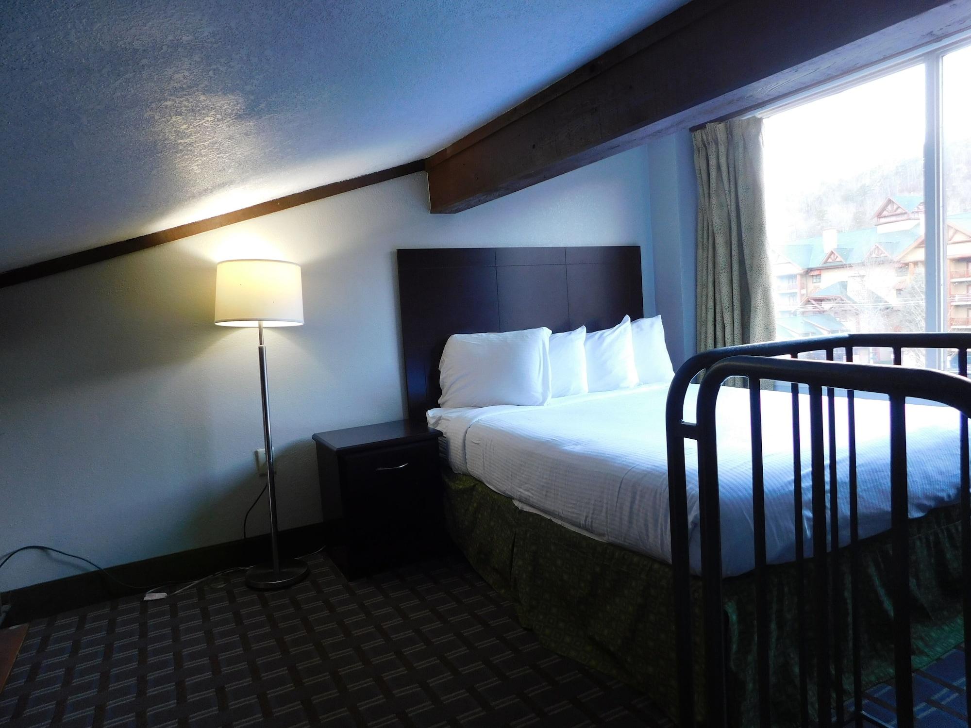 Days Inn & Suites By Wyndham Downtown Gatlinburg Parkway Экстерьер фото