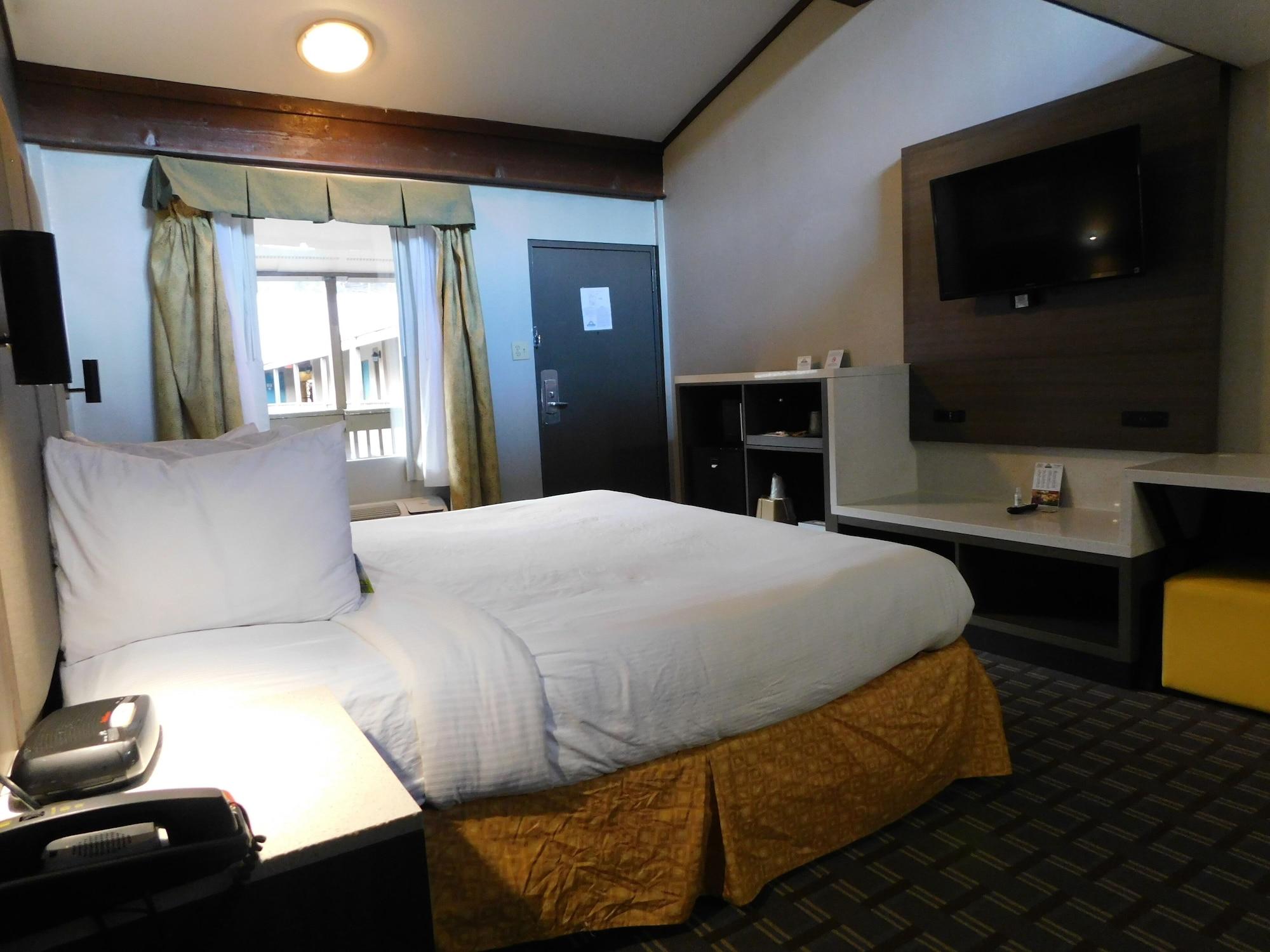 Days Inn & Suites By Wyndham Downtown Gatlinburg Parkway Экстерьер фото
