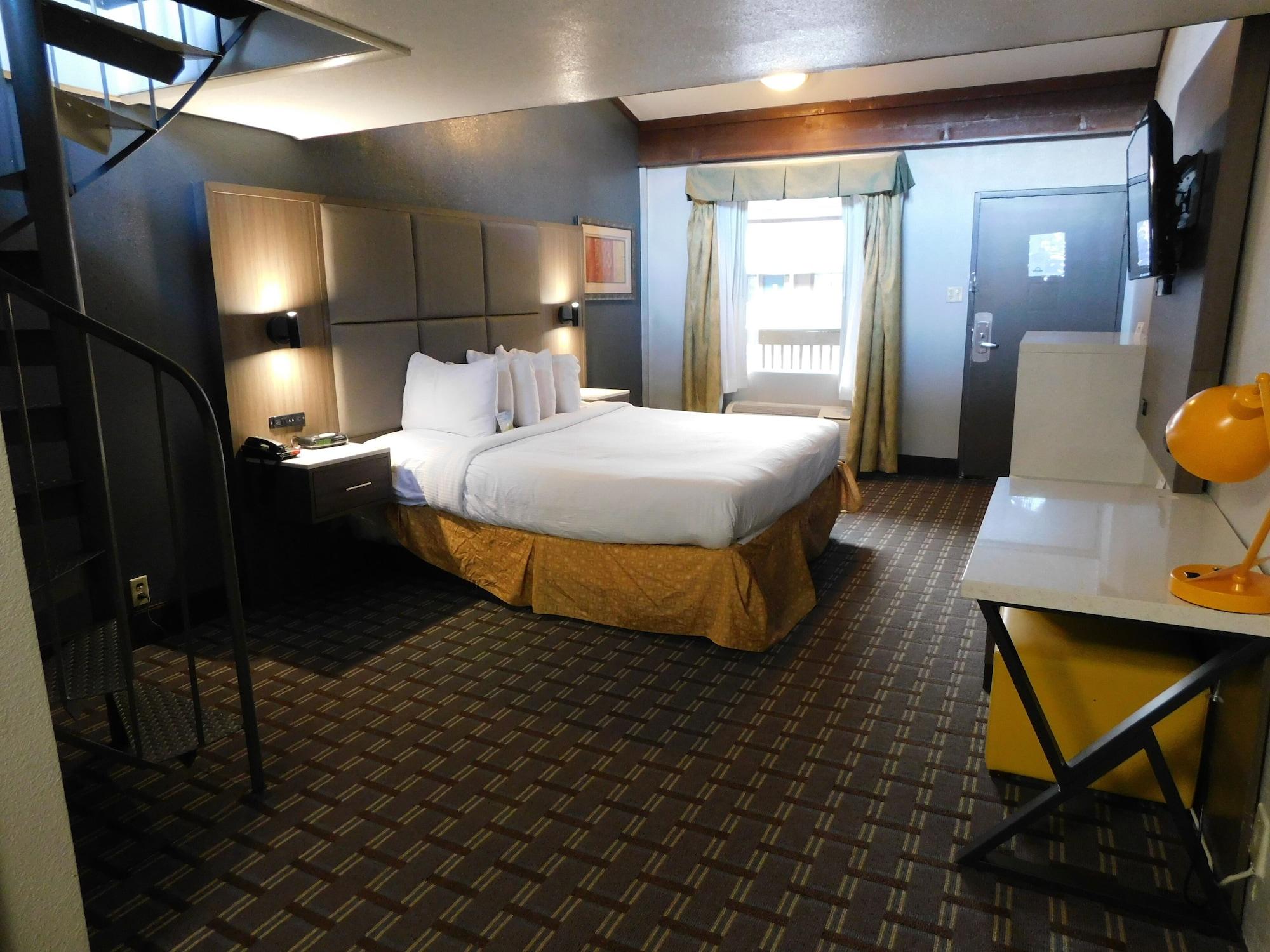 Days Inn & Suites By Wyndham Downtown Gatlinburg Parkway Экстерьер фото