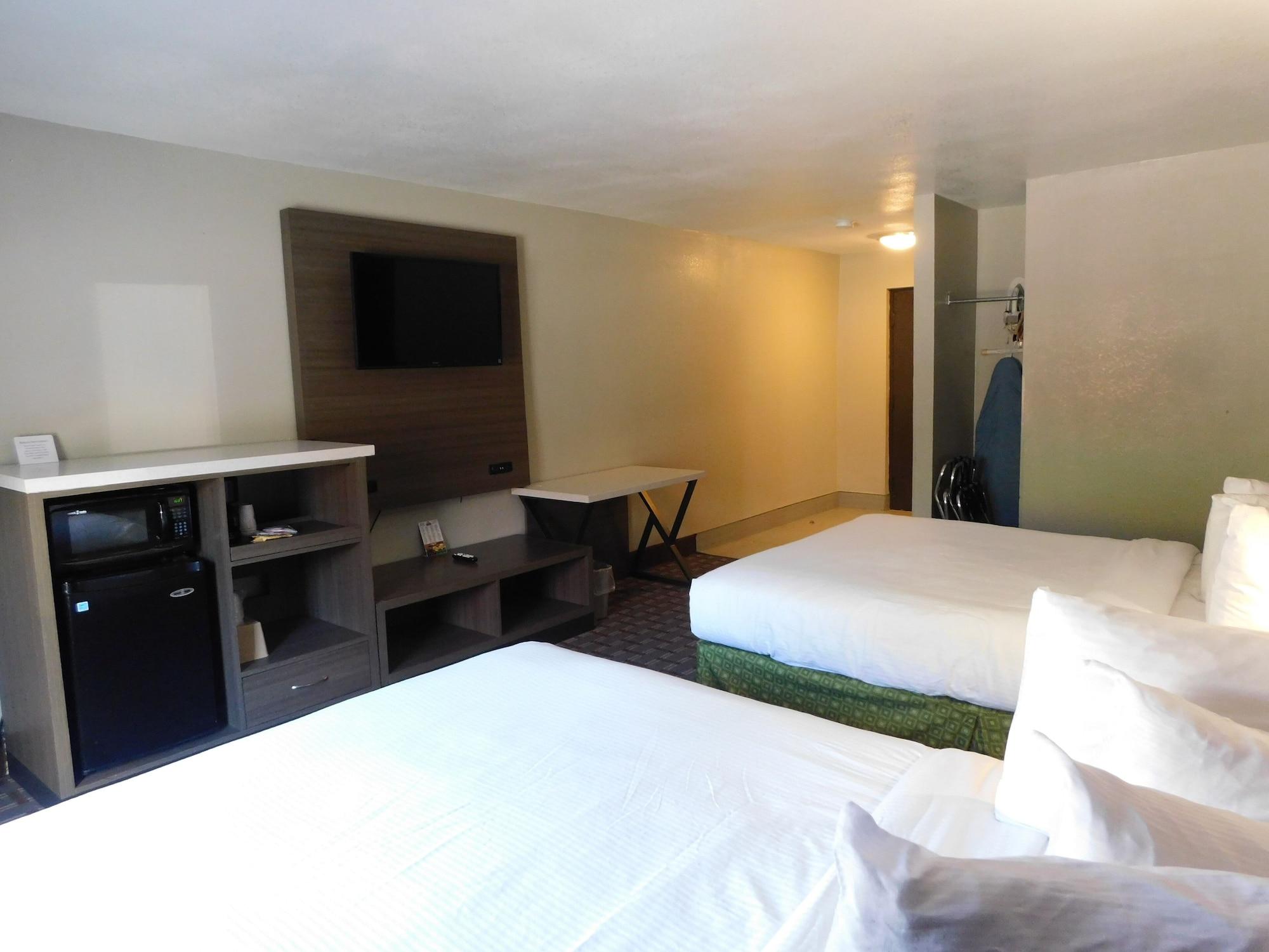 Days Inn & Suites By Wyndham Downtown Gatlinburg Parkway Экстерьер фото