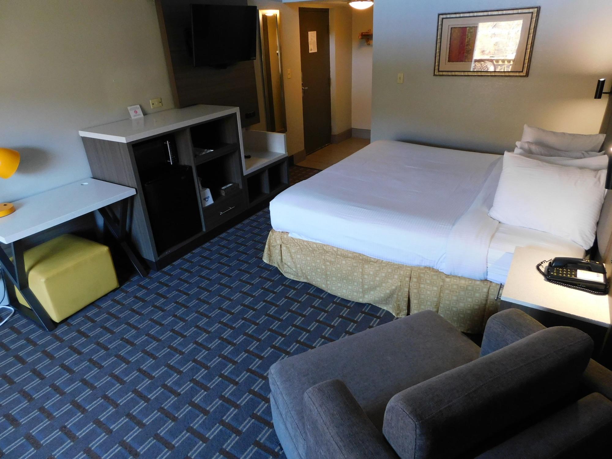Days Inn & Suites By Wyndham Downtown Gatlinburg Parkway Экстерьер фото
