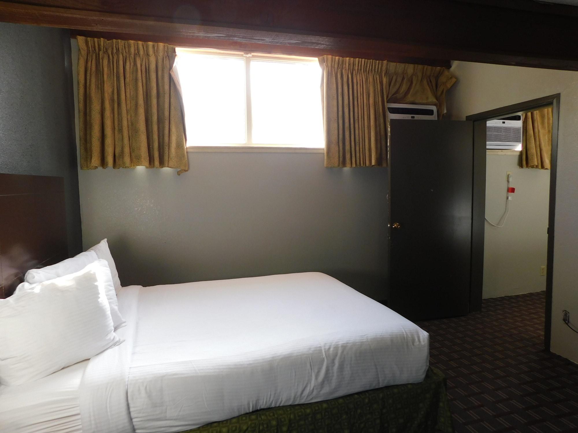 Days Inn & Suites By Wyndham Downtown Gatlinburg Parkway Экстерьер фото