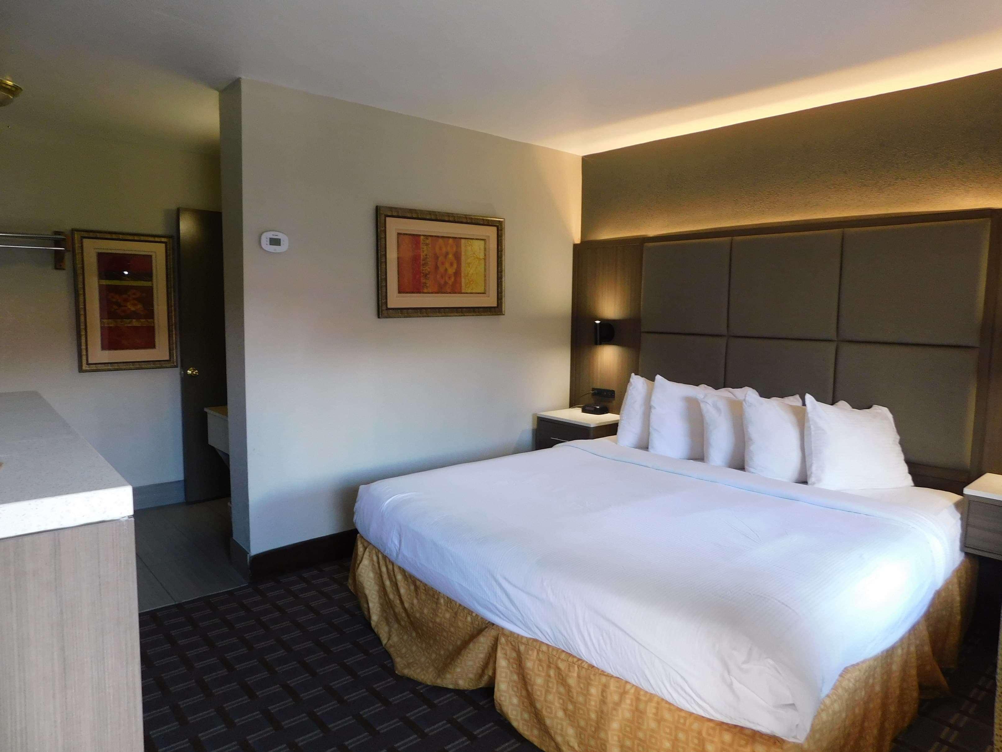 Days Inn & Suites By Wyndham Downtown Gatlinburg Parkway Экстерьер фото