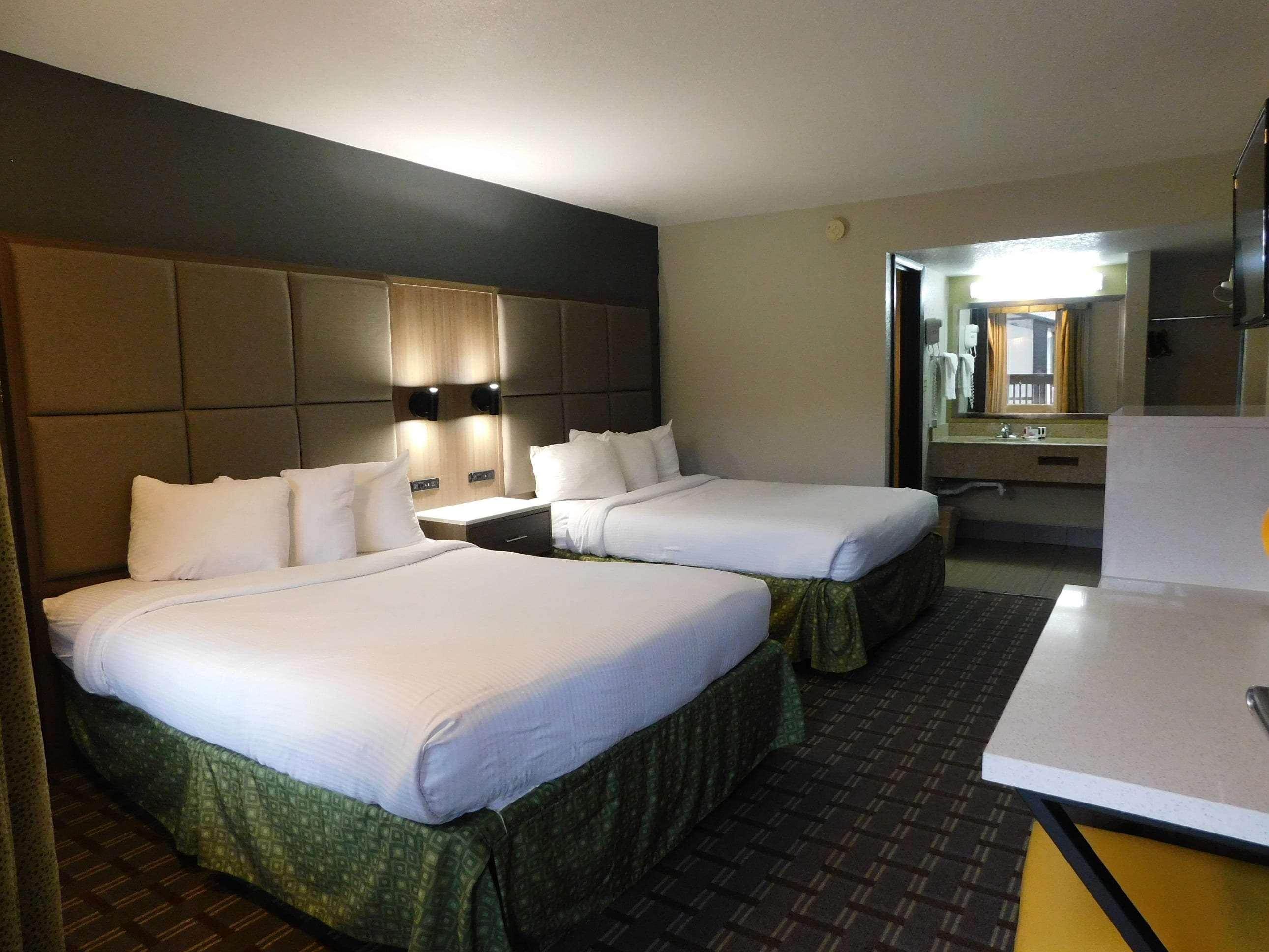 Days Inn & Suites By Wyndham Downtown Gatlinburg Parkway Экстерьер фото