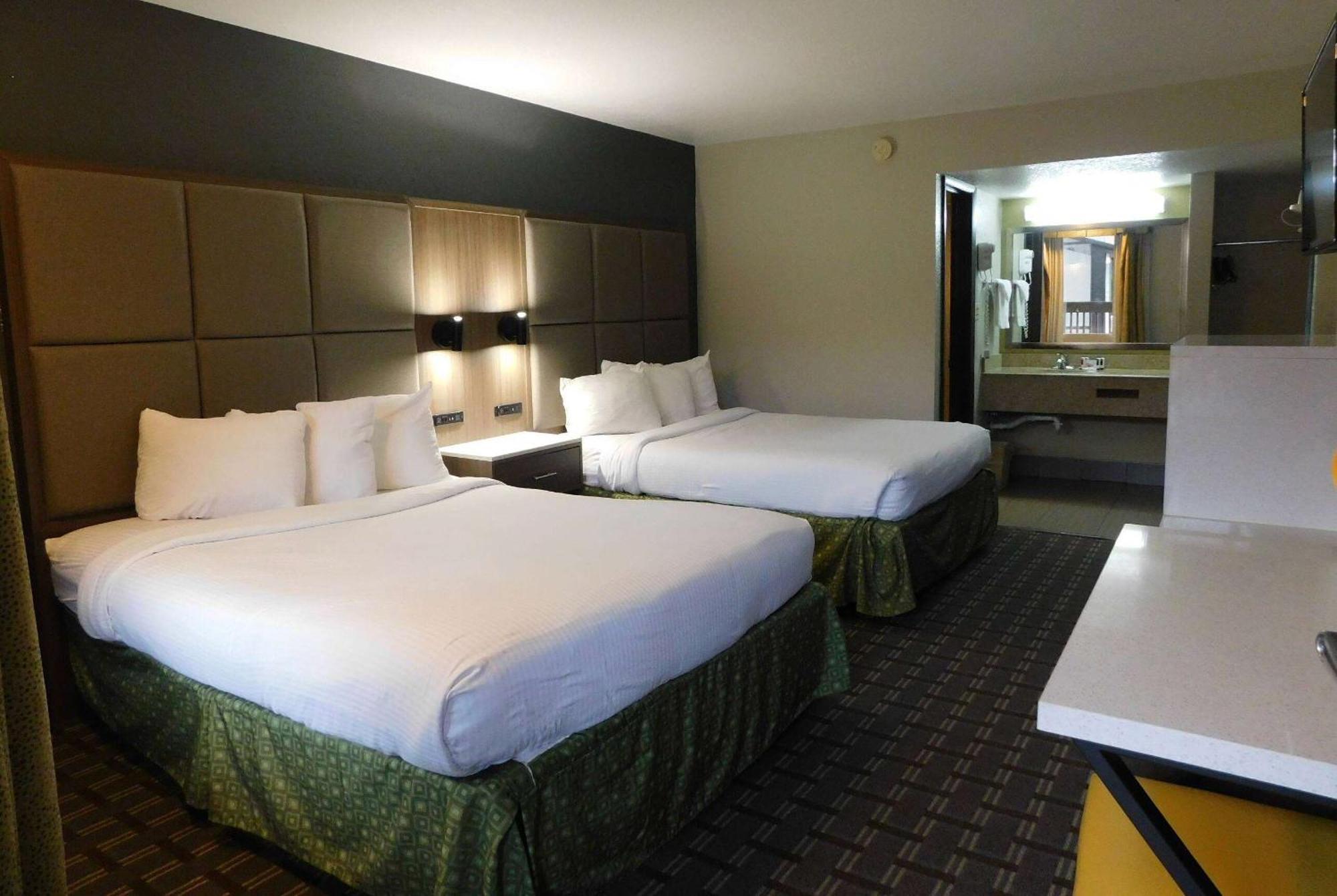 Days Inn & Suites By Wyndham Downtown Gatlinburg Parkway Экстерьер фото