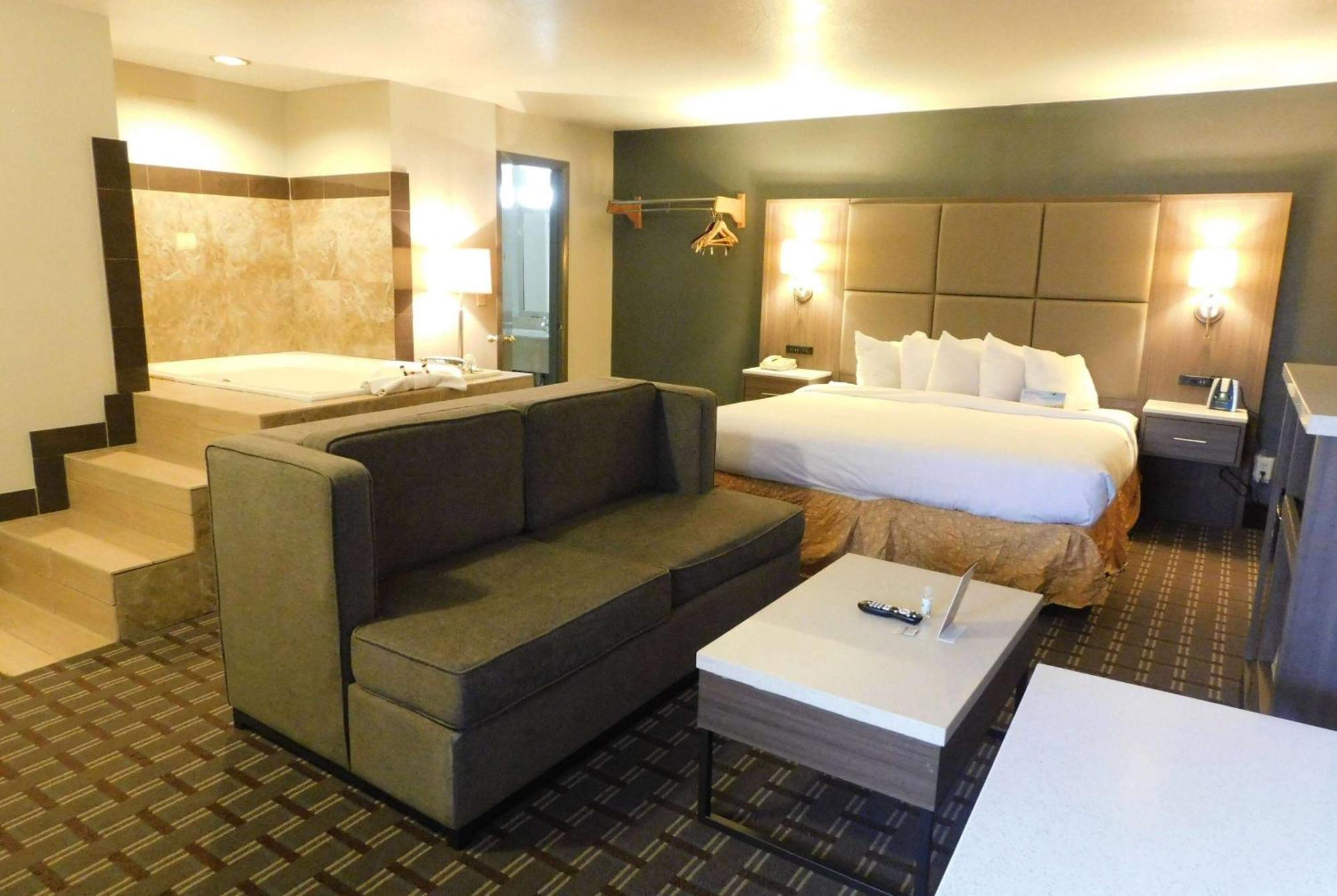 Days Inn & Suites By Wyndham Downtown Gatlinburg Parkway Экстерьер фото