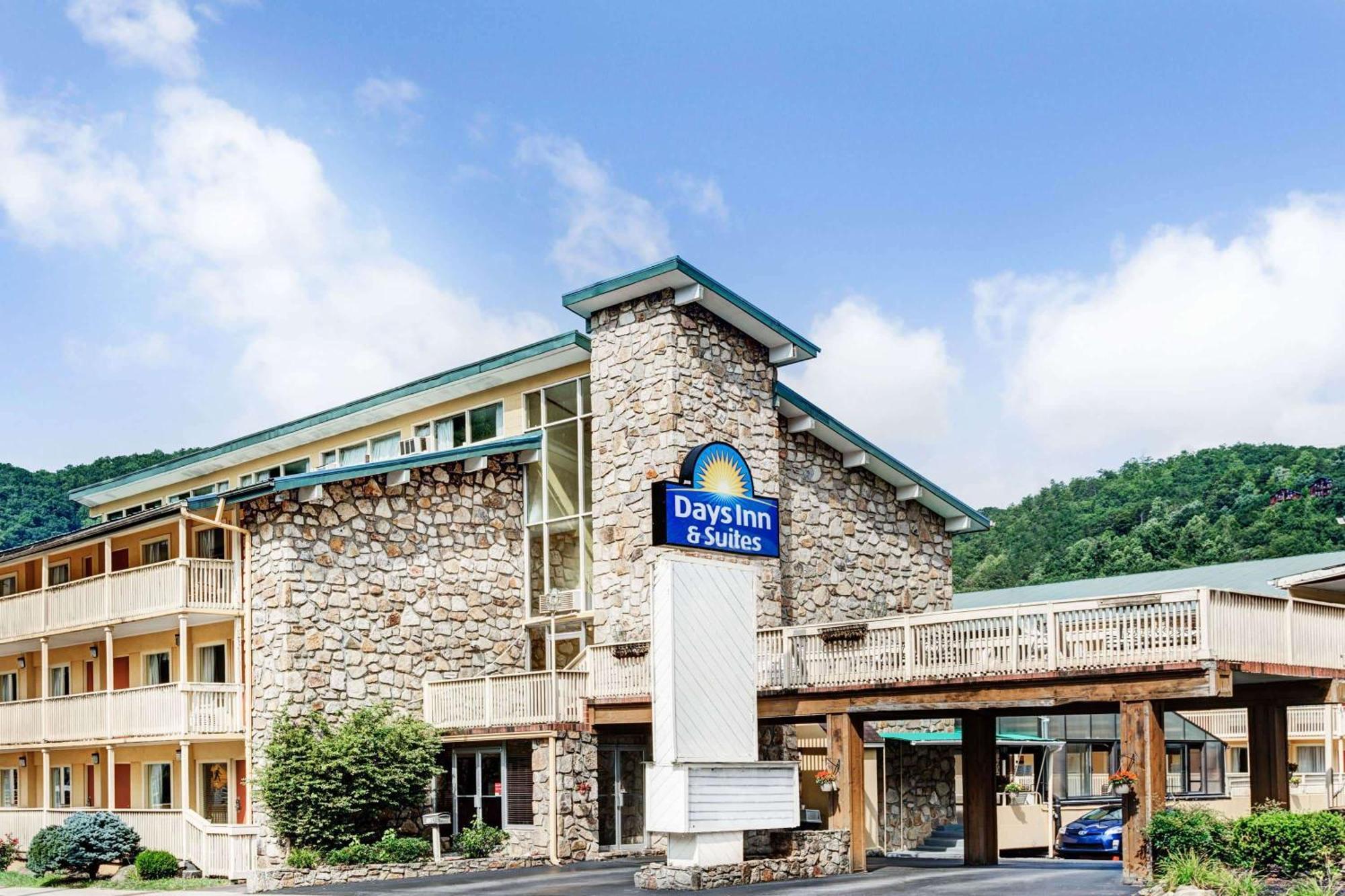 Days Inn & Suites By Wyndham Downtown Gatlinburg Parkway Экстерьер фото